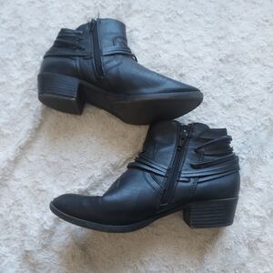 Madden Girl Black Become Ankle Booties 6.5 Moto Strappy Grunge